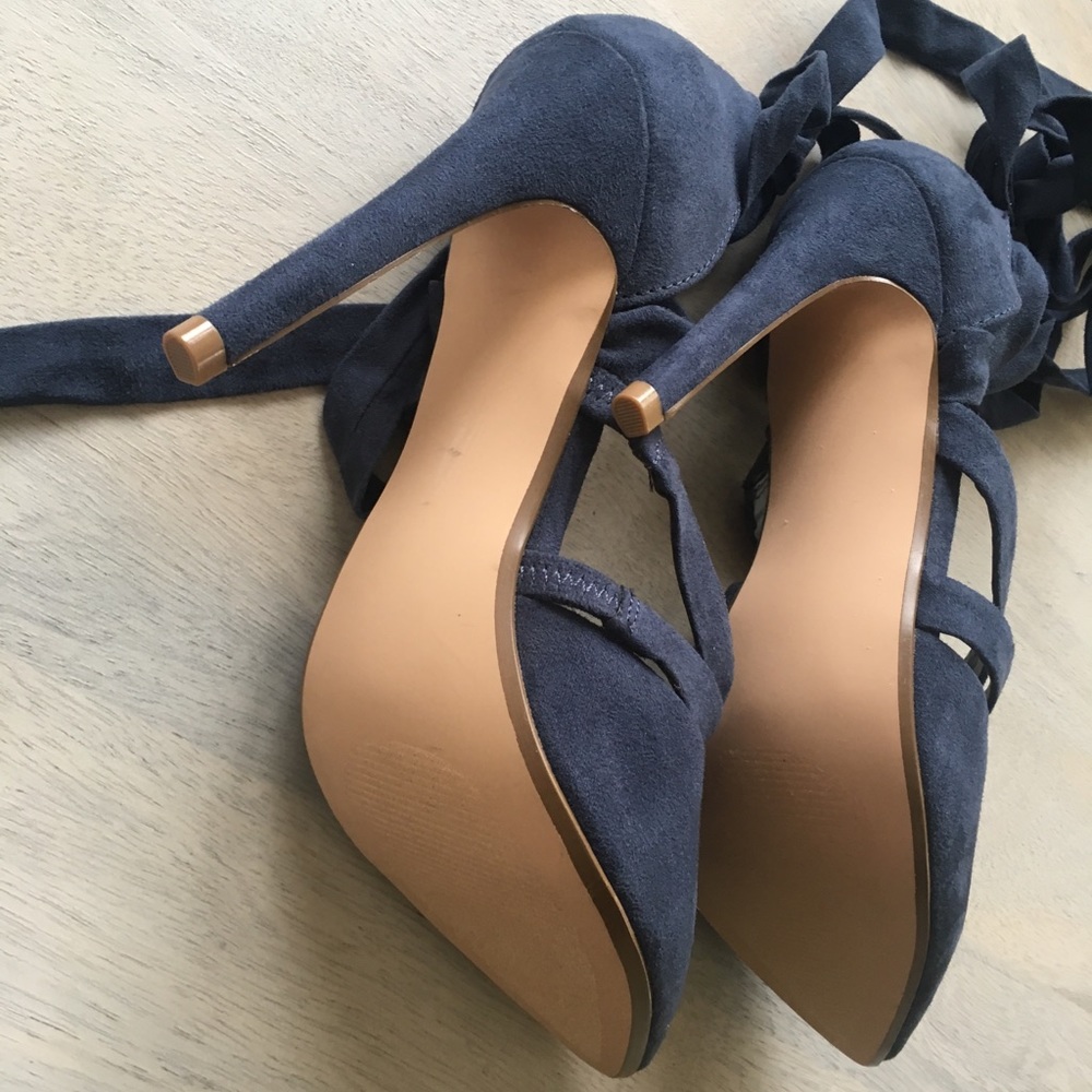 Shoes - Picture 2 of 5